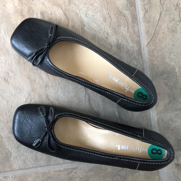 Leather Black Thick Sole Pump - Picture 4 of 12